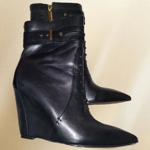 RACHEL Rachel Roy Black Leather Wedge Heel Boot Gold Accents Buckles Size 7 - Picture 6 of 14